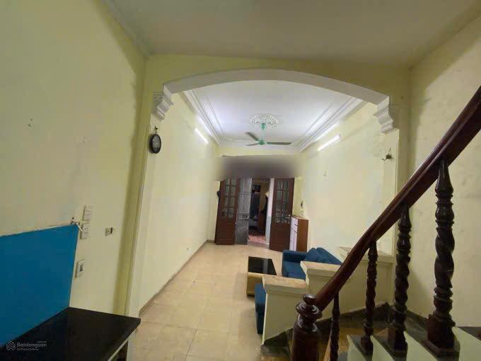 Cho thuê Nhà 30m² tại Ngõ Trại Cá, Hai Bà Trưng - Nội thất đầy đủ chỉ 10 triệu/tháng!