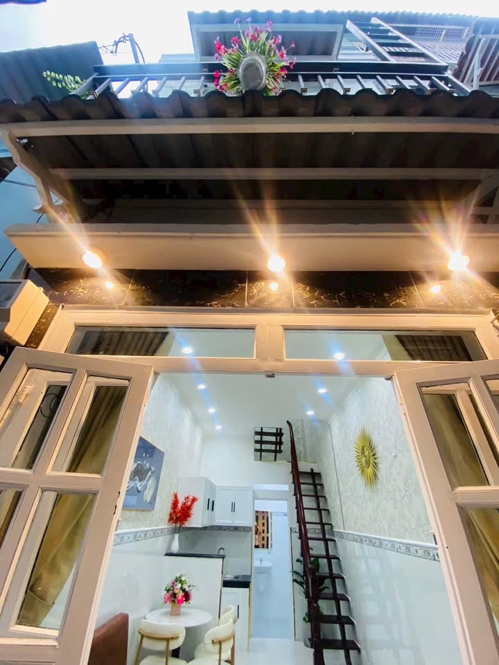 Nhà riêng Hoàng Bật Đạt, Tân Bình 18m² giá 2.68 tỷ - Nội thất đầy đủ, dọn vào ở ngay!
