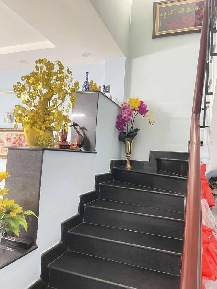 Nhà 3 tầng Phan Văn Trị, Bình Thạnh 52m² chỉ 7.1 tỷ - Hẻm ô tô 6m, chính chủ!