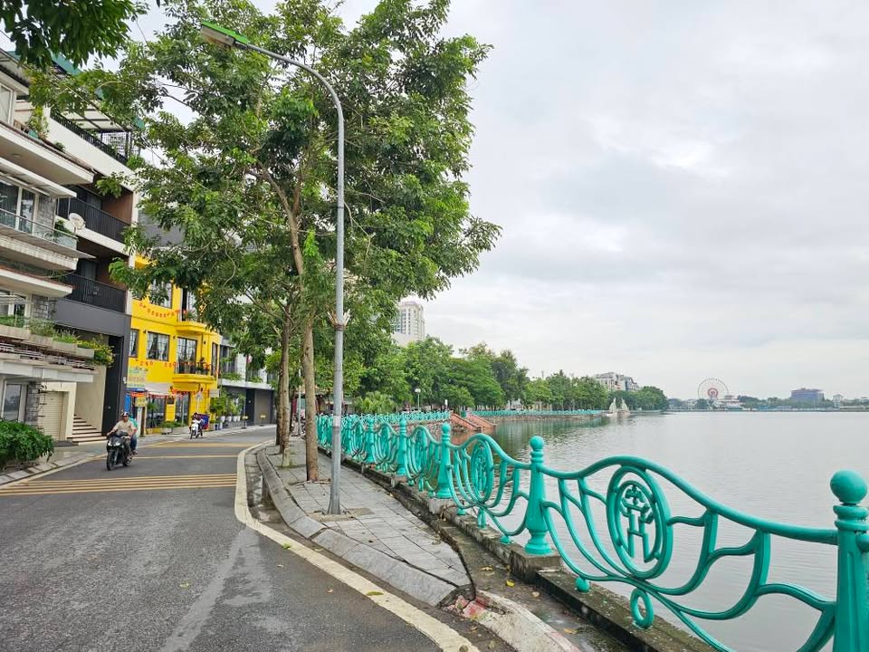 Nhà 5 tầng Xuân La, Bắc Từ Liêm 42m² giá 7 tỷ - Nhà 2 mặt thoáng, vị trí đẹp!