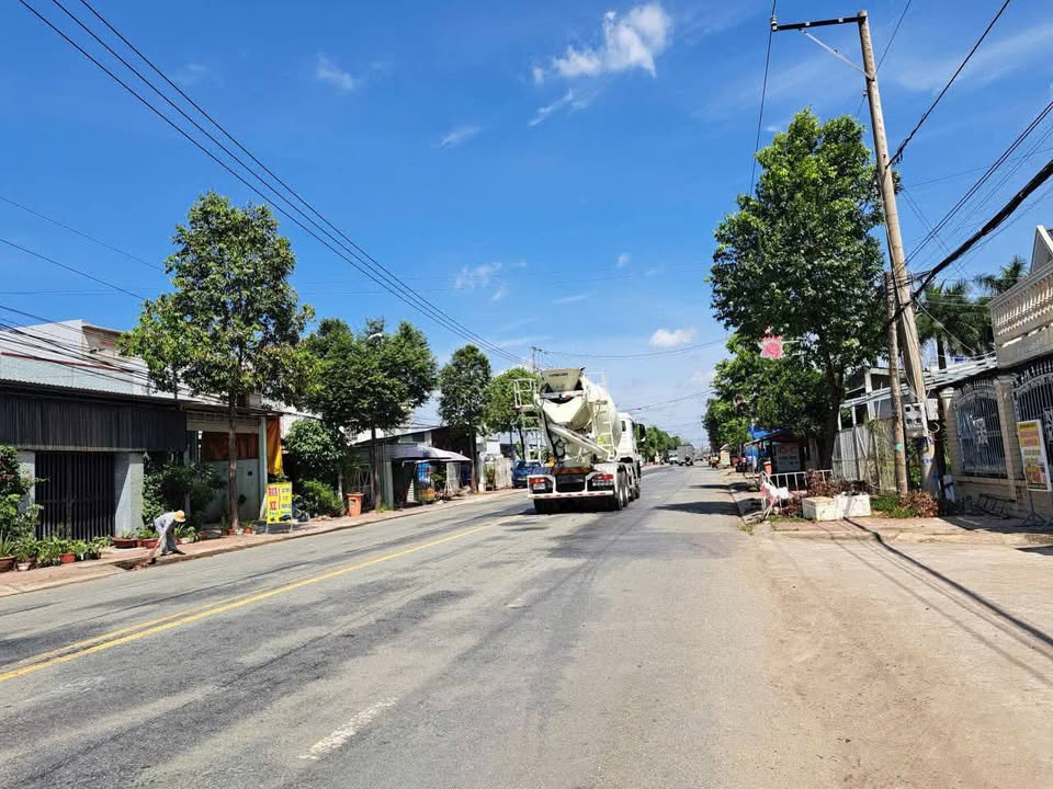 Nhà mặt tiền đường Phan Văn Mãng, Bến Lức 276m² giá 10 tỷ - Kinh doanh sầm uất!