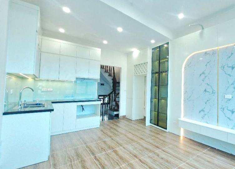 Nhà 7 tầng thang máy 37m² Xuân Phương, giá 7 tỷ - Vị trí đắc địa, đầy đủ tiện ích!