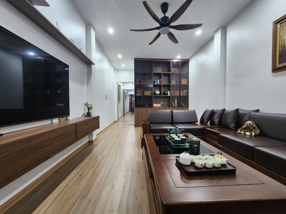 Nhà phân lô Nguyễn Chí Thanh, Đống Đa 60m² giá 28 tỷ - Kinh doanh đắc địa!