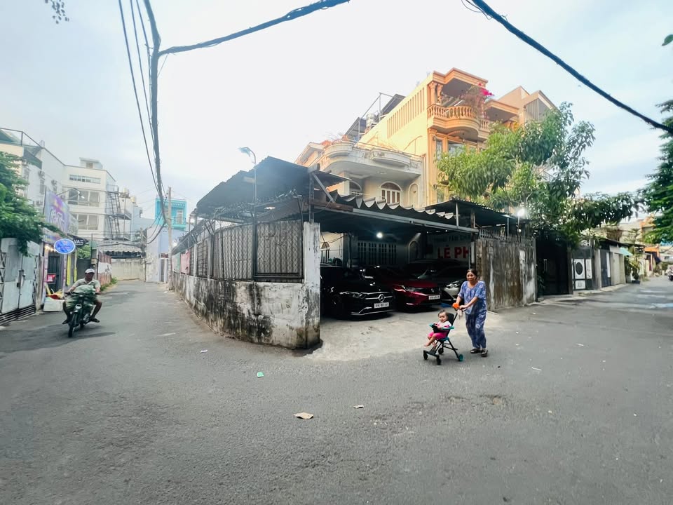 Nhà 4 tầng đường Lê Trọng Tấn, 104m² giá 5.25 tỷ - Hẻm xe hơi thông thoáng gần Aeon Mall!