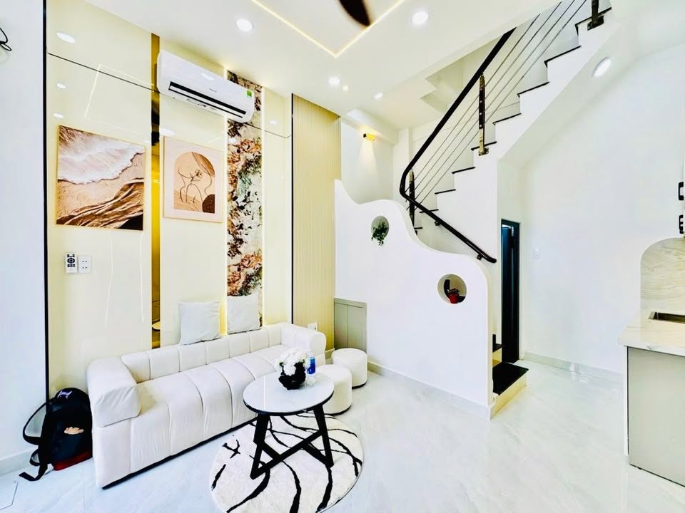 Nhà riêng Bình Thạnh 20m² giá 5 tỷ - Sát mặt tiền Bùi Đình Tuý, thương lượng ngay!