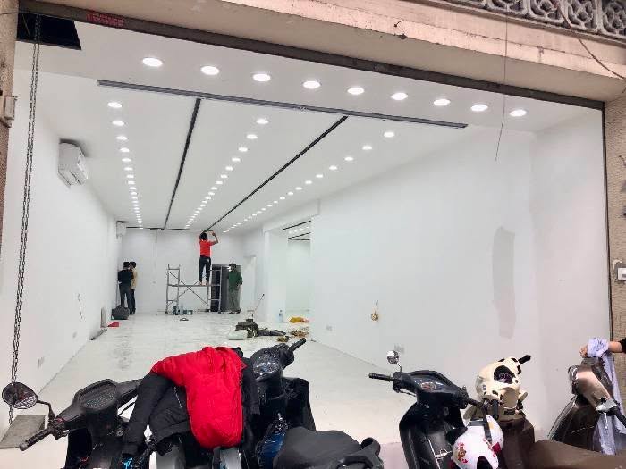 Bán gấp FrontHouse đường Hàng Ngang, Hoàn Kiếm 160m² chỉ 10 tỷ - Đầu tư sinh lời tối ưu!