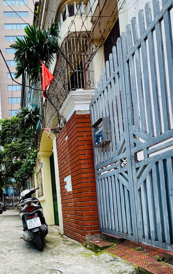 Nhà riêng 48m² tại Cầu Giấy, giá 170 triệu/m² - Bán gấp, tiềm năng cao!