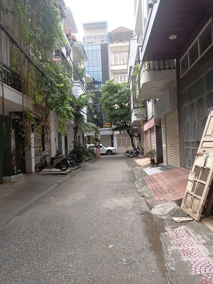 Nhà phân lô Kim Đồng - Giải Phóng 70m² giá 32.8 tỷ - Vị trí đắc địa, lô góc 3 mặt thoáng!