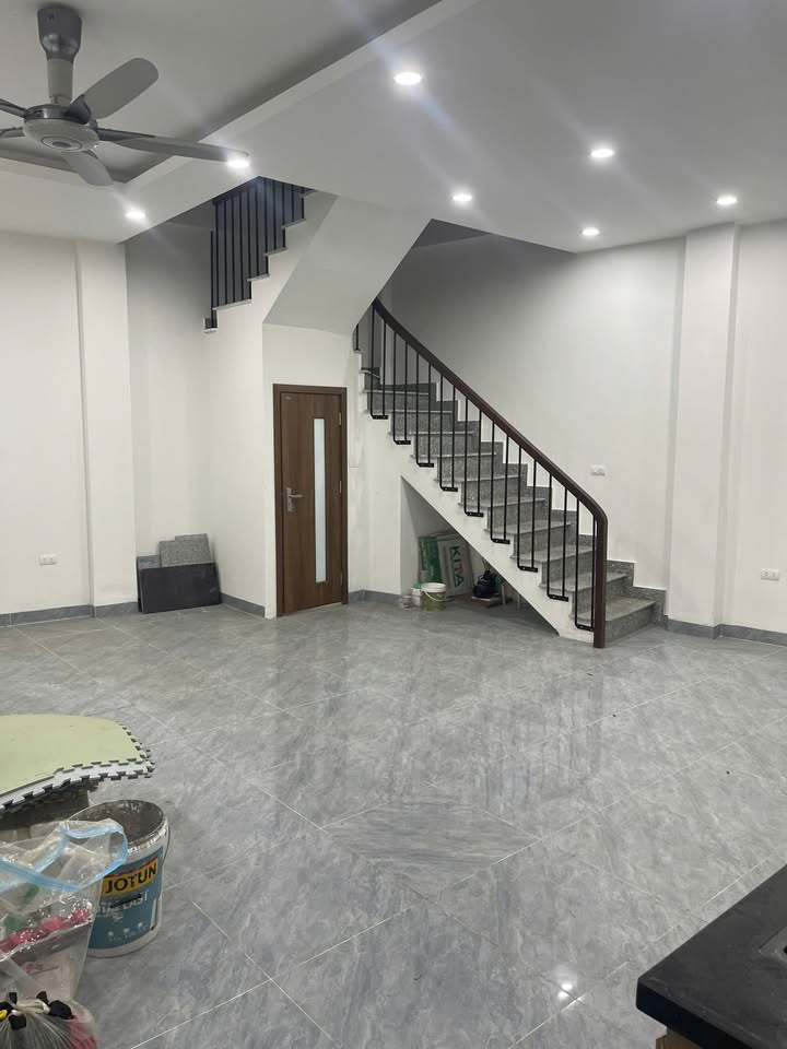 Nhà nguyên căn cho thuê phố Tân Khai, quận Hai Bà Trưng 40m² giá 12 triệu - Phù hợp cho gia đình hoặc nhóm bạn!