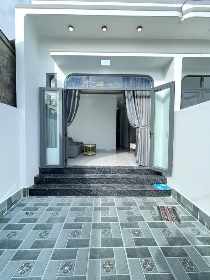 Nhà hẻm Ngô Văn Sở, Rạch Giá 120m² giá 1.75 tỷ - Thiết kế hiện đại, nội thất mới 100%!