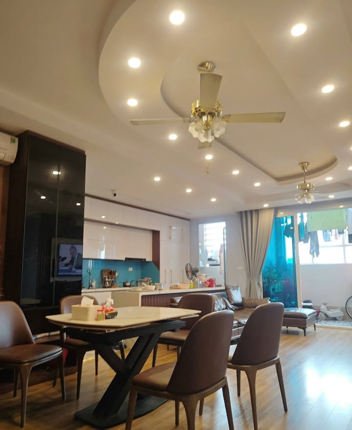 Căn hộ Intracom 1 Trung Văn 120m² giá 7.6 tỷ - Full nội thất, sẵn sàng ở ngay!