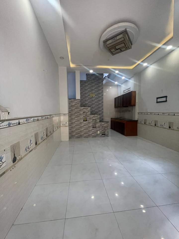 Nhà nguyên căn hẻm 435 Lê Văn Thọ, P9, Gò Vấp 54m² chỉ 9 triệu - Thích hợp cho hộ gia đình và kinh doanh!