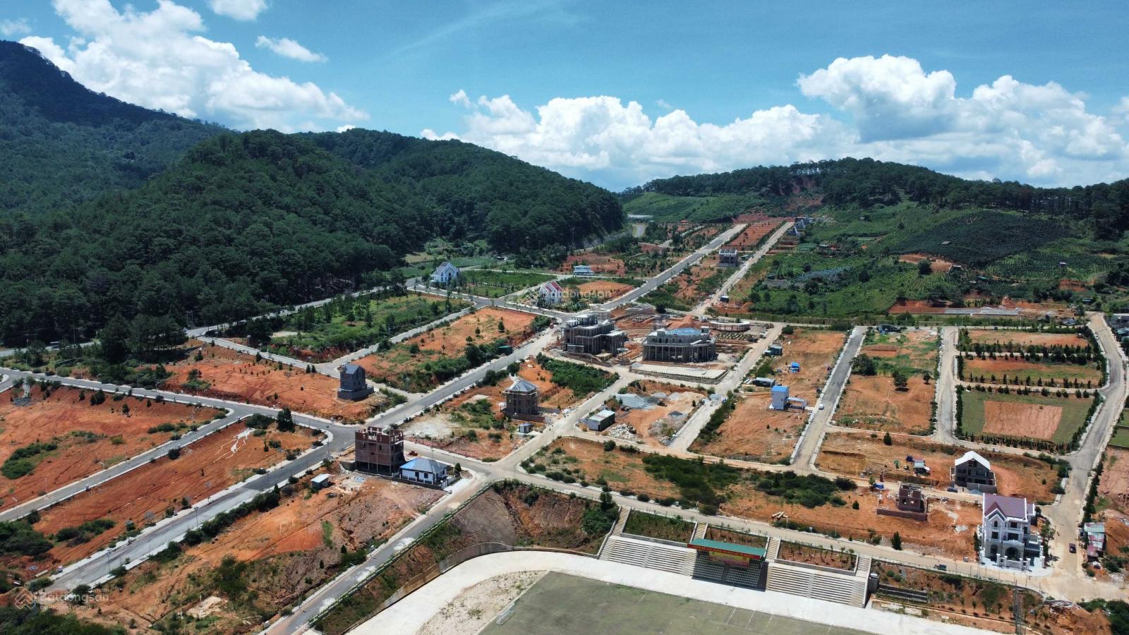 Đầu tư biệt thự ngoại giao Langbiang Town 297m² giá chỉ 5.49 tỷ - Cơ hội vàng cho nhà đầu tư!