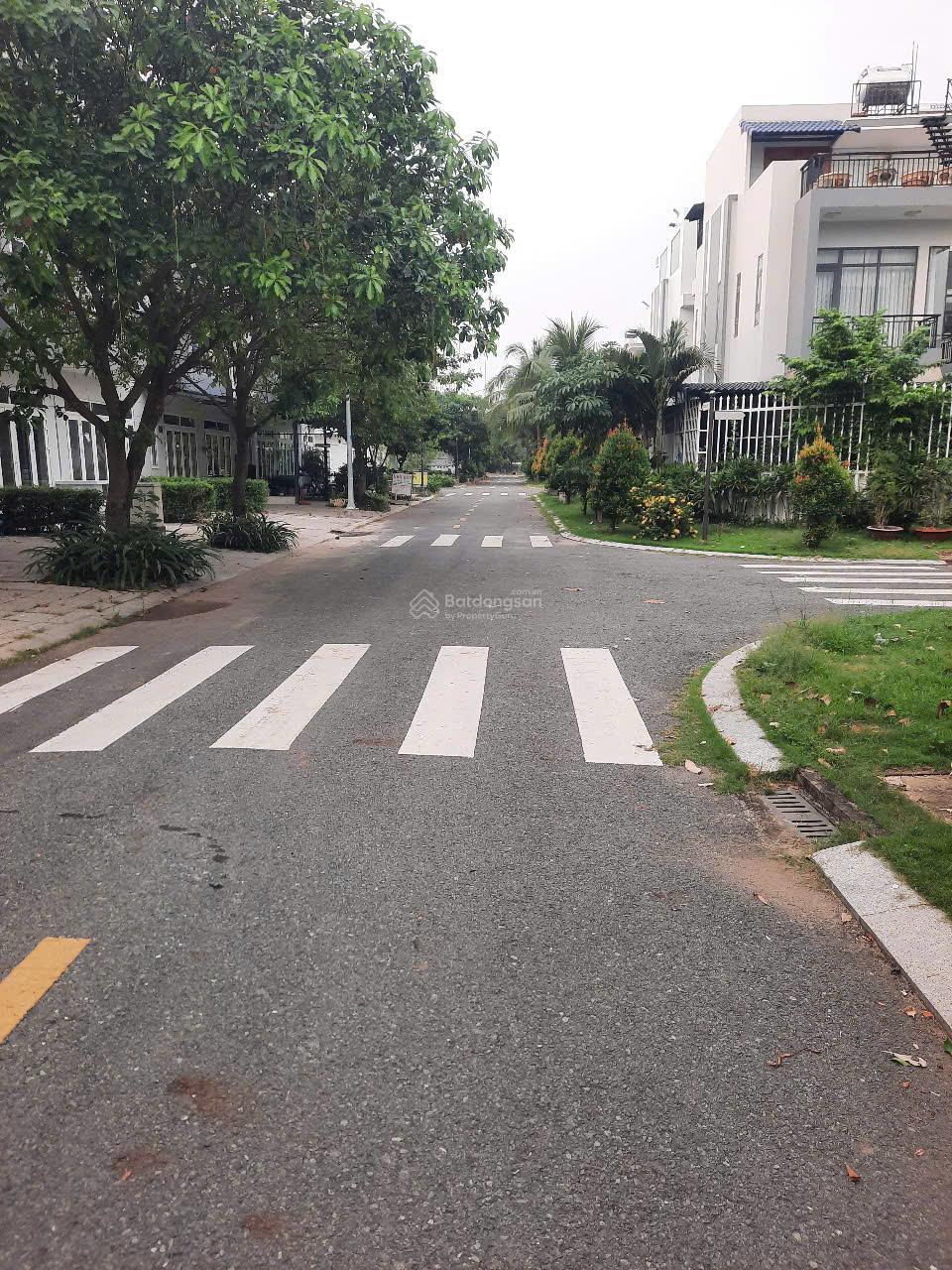 Nhà phố Bella Villa Đức Hòa 75m² giá 2.35 tỷ - Bàn giao nhà thô, hoàn thiện theo ý thích!