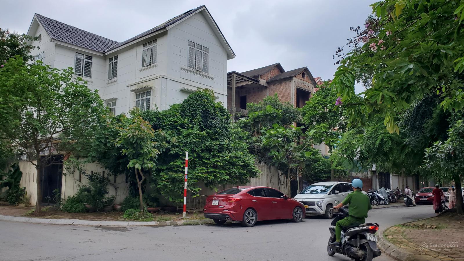 Bán biệt thự tại Resco Cổ Nhuế, 220m² giá 42 tỷ - Không gian sống đẳng cấp!