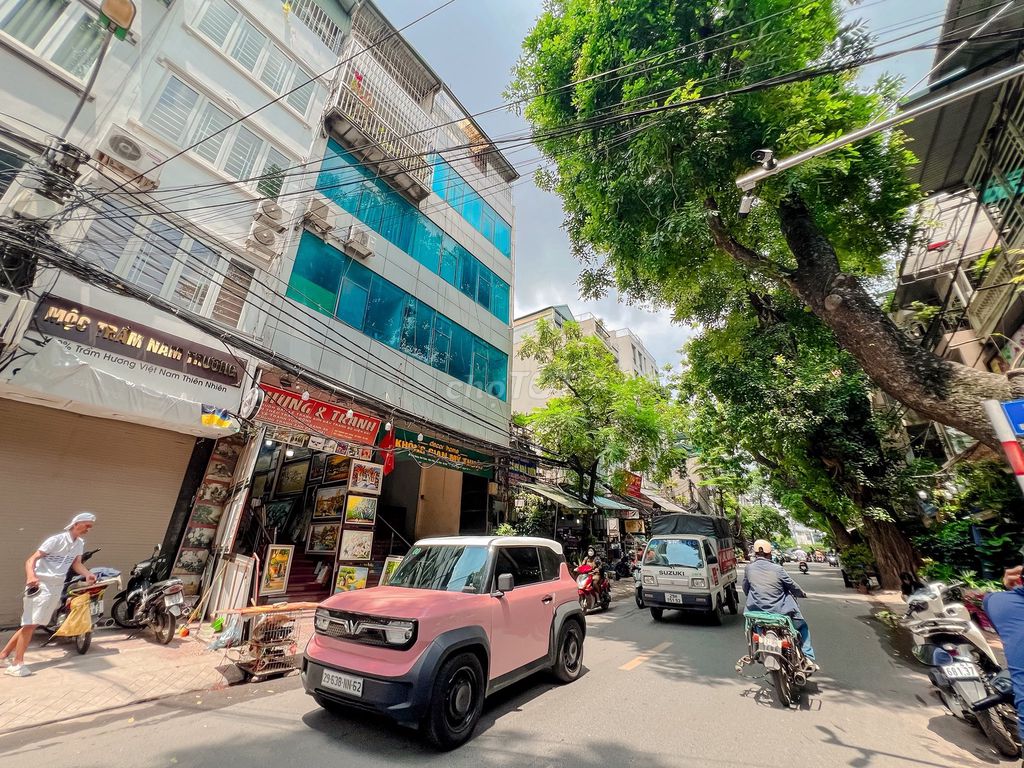 Nhà mặt phố Hoàng Hoa Thám, quận Ba Đình, 61m² giá 24.5 tỷ - Đầu tư sinh lời ngay!