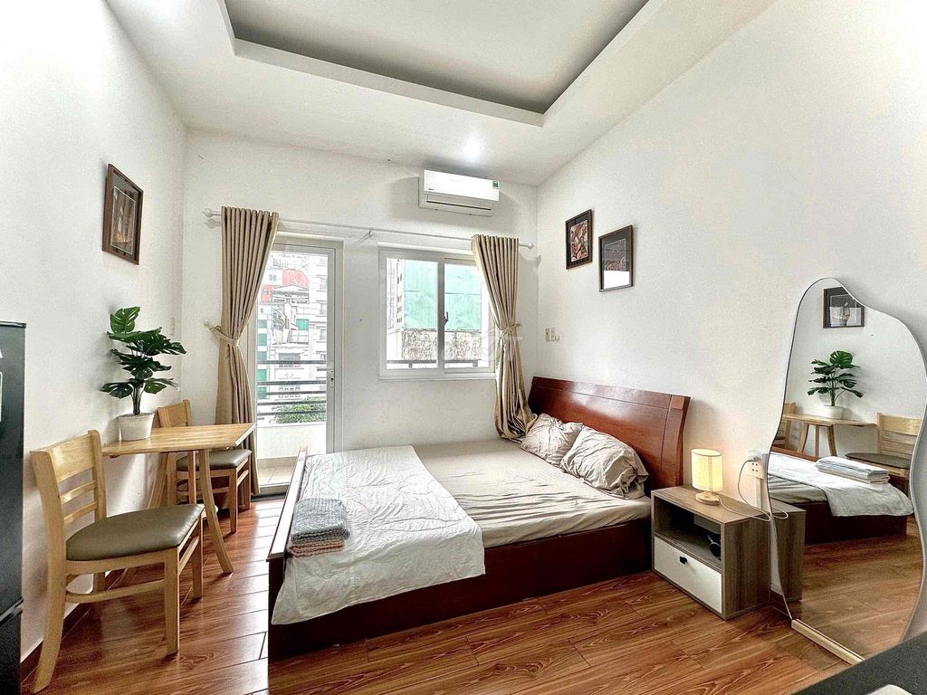 Căn hộ cho thuê ban công 35m² giá 6 triệu - Tiện nghi đầy đủ tại Quận 1