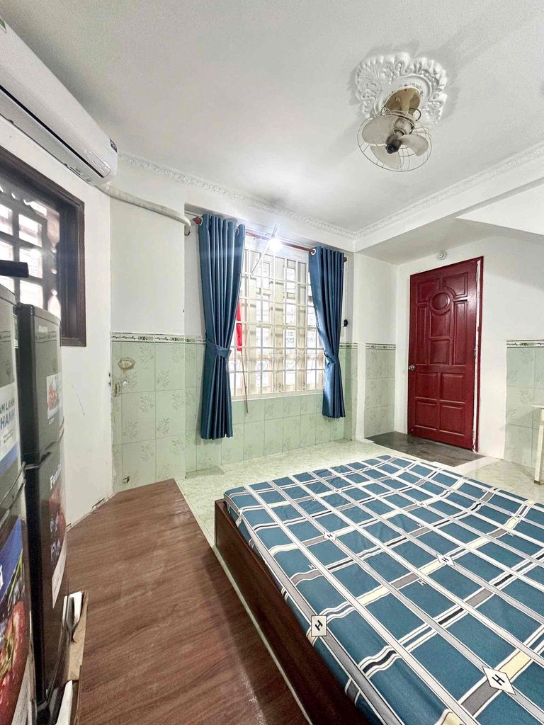 Căn hộ 1PN tách bếp 30m² giá 4.5 triệu - Full nội thất, cửa sổ trời đẹp!
