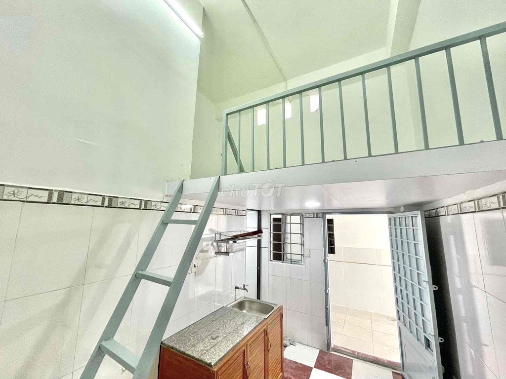 Phòng trọ gác cao 20m² giá 3.4 triệu - Sẵn máy lạnh, gần công viên Gia Định!