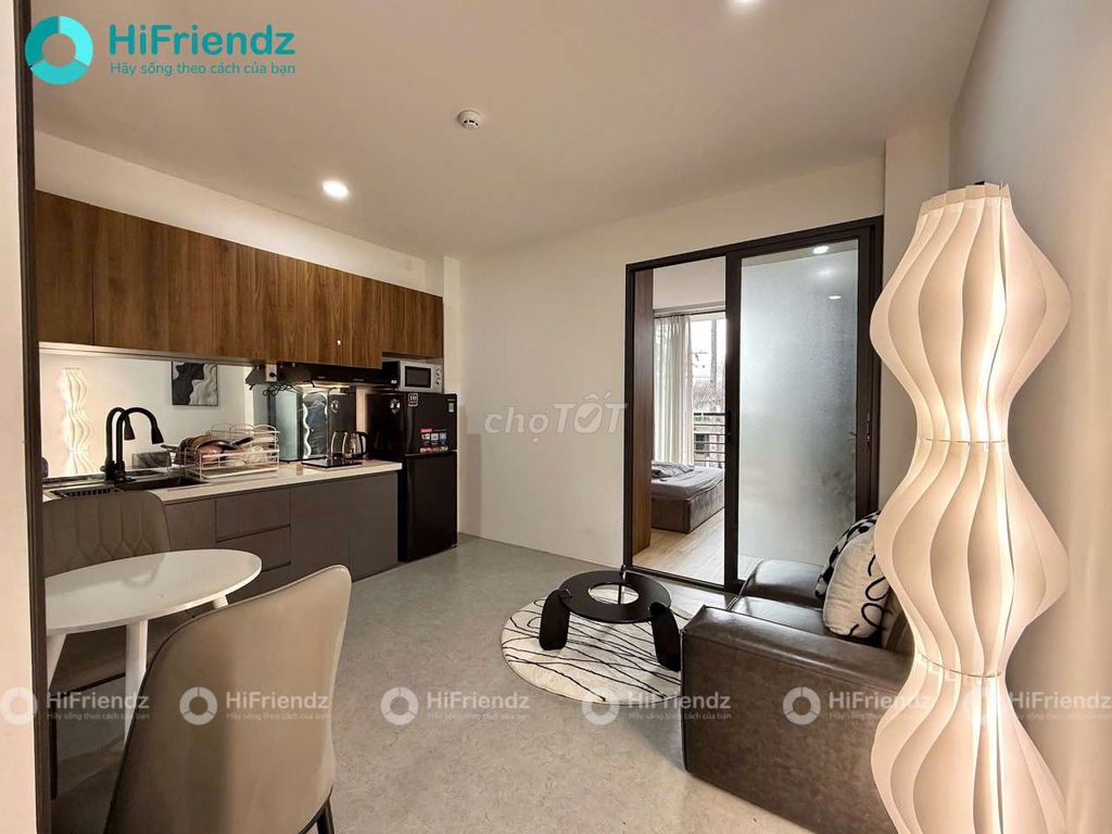 Căn hộ 1PN ban công mặt tiền Trần Hưng Đạo Q5 - Giá 8.5 triệu, thuận tiện di chuyển!