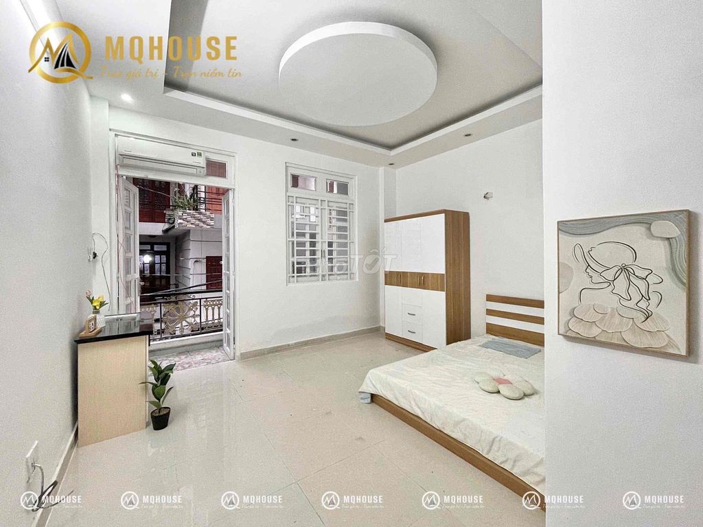 Căn hộ dịch vụ 1PN ban công lớn 30m² giá 4.5 triệu - Dọn vào ở ngay!