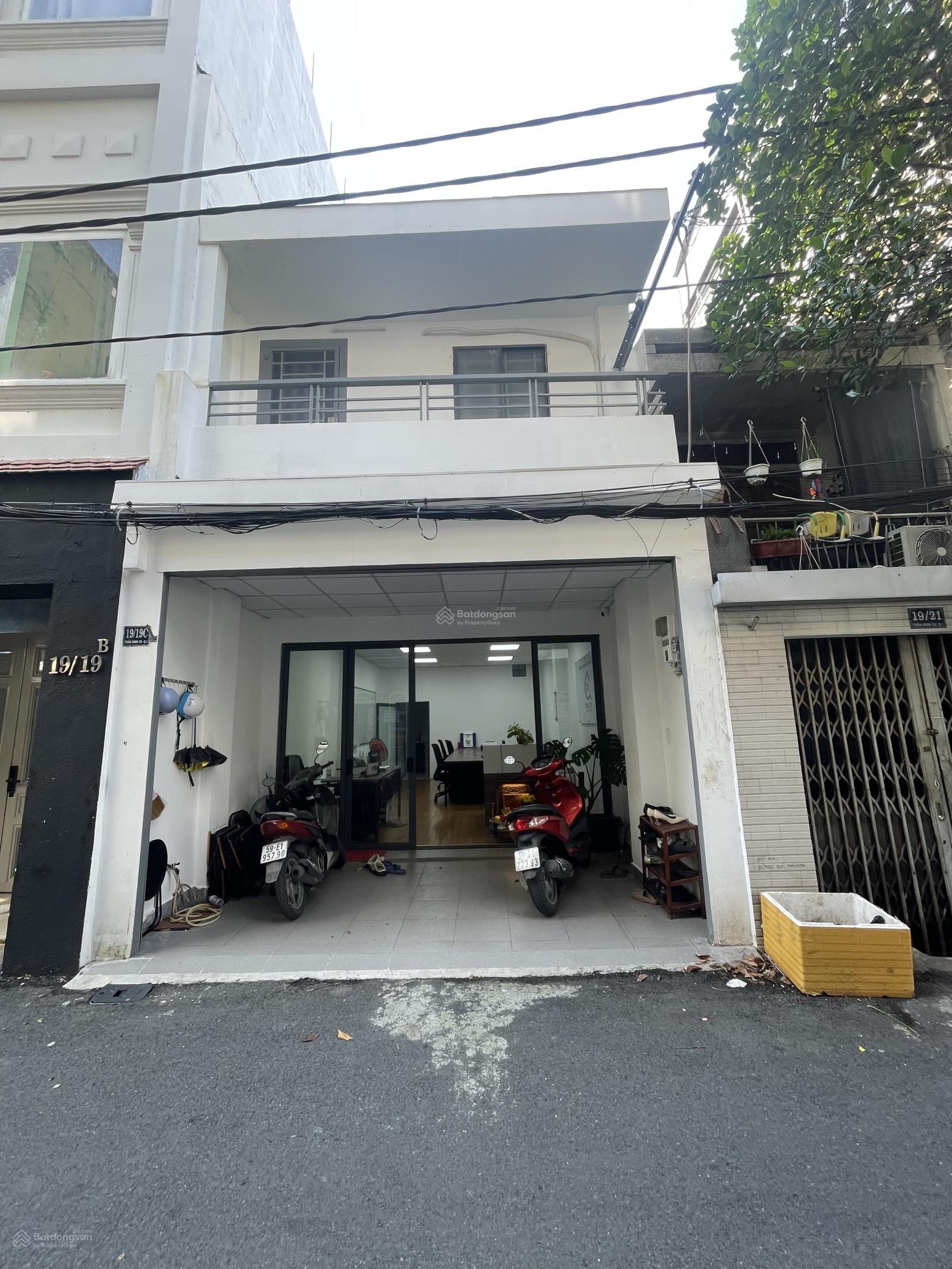 Cho thuê nhà Quận 1 90m² giá 28 triệu - Nội thất đầy đủ, máy lạnh