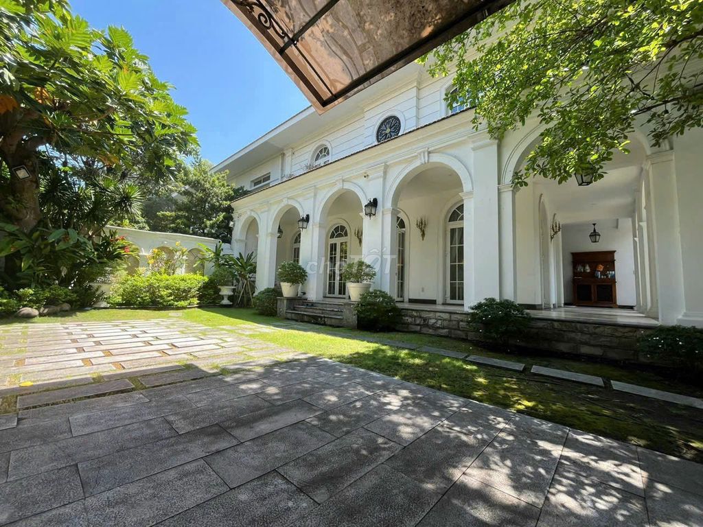 Villa Võ Trường Toản 25m x 30m - Cho thuê nguyên căn, sân vườn đẹp ngay quận 2!