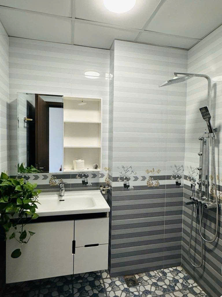 Nhà 6 tầng Tây Hồ 63m² giá 15.6 tỷ - Đầu tư sinh lời ổn định!