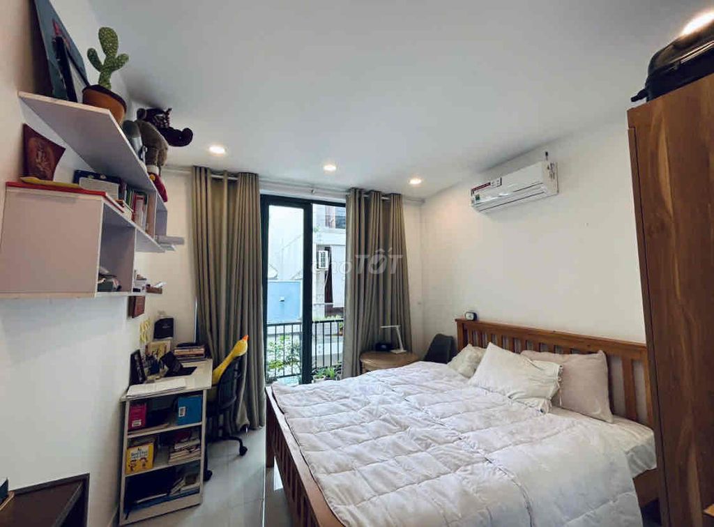 Căn hộ 1 phòng ngủ Quận 1 30m² giá 5.2 triệu - View Trường Sa đẹp mắt!