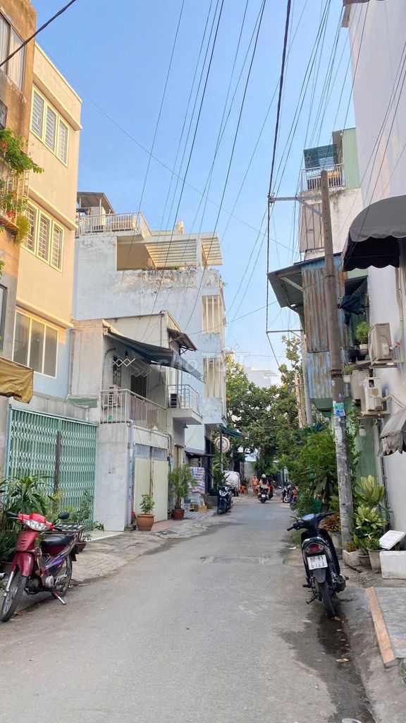 Cho thuê nhà nguyên căn hẻm xe hơi Bình Thạnh 36m² giá 13 triệu - Không gian sống thoáng mát!