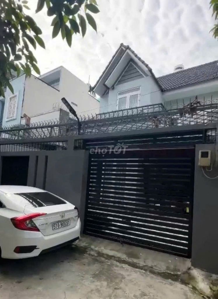 Nhà cho thuê 120m² đường 24 Linh Đông, Thủ Đức - Sân rộng để ô tô, 3PN