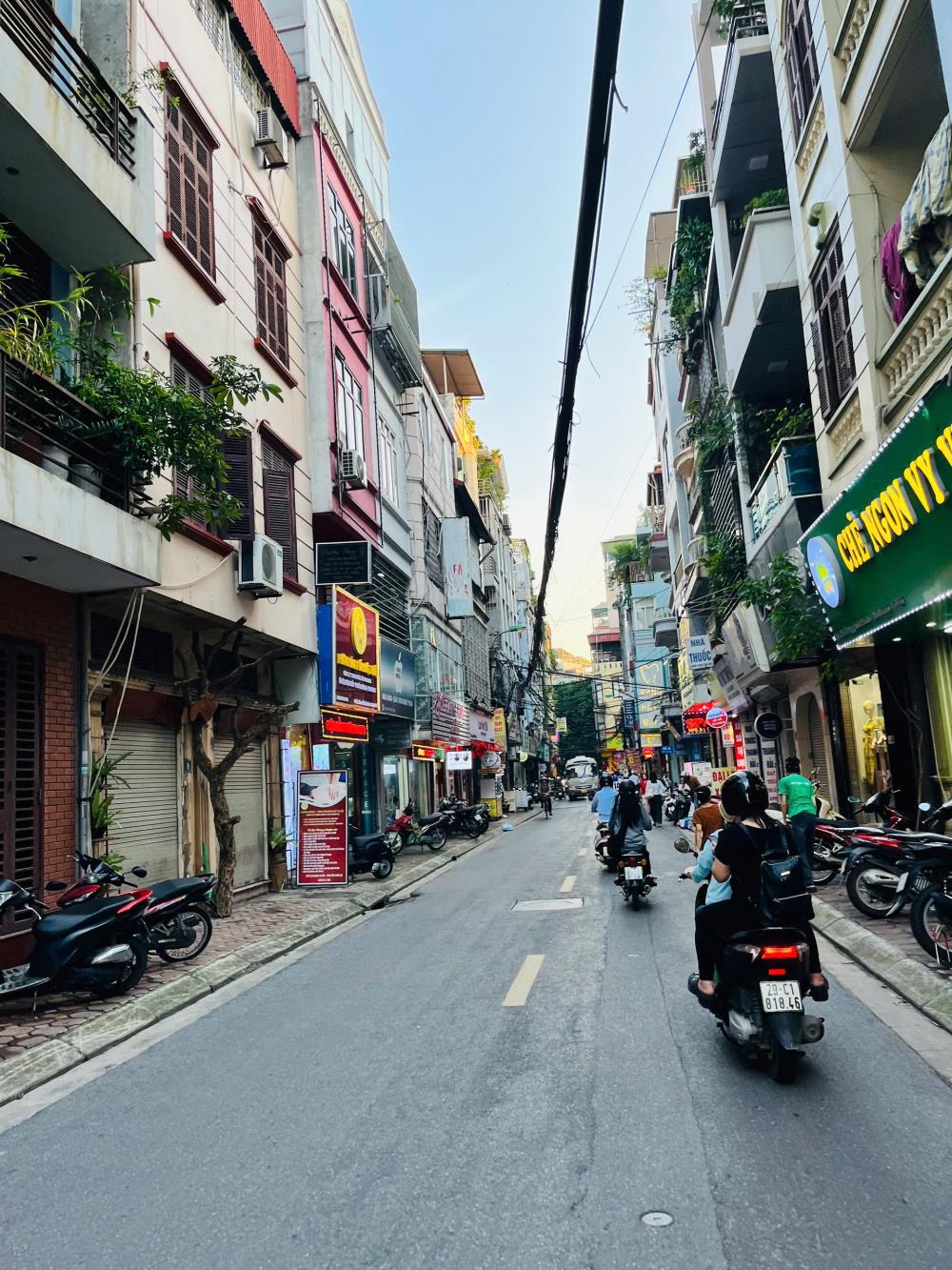 Bán nhà Hoàng Mai 62m² giá 23 tỷ - Nhà đẹp như mới, thang máy, gara ô tô!