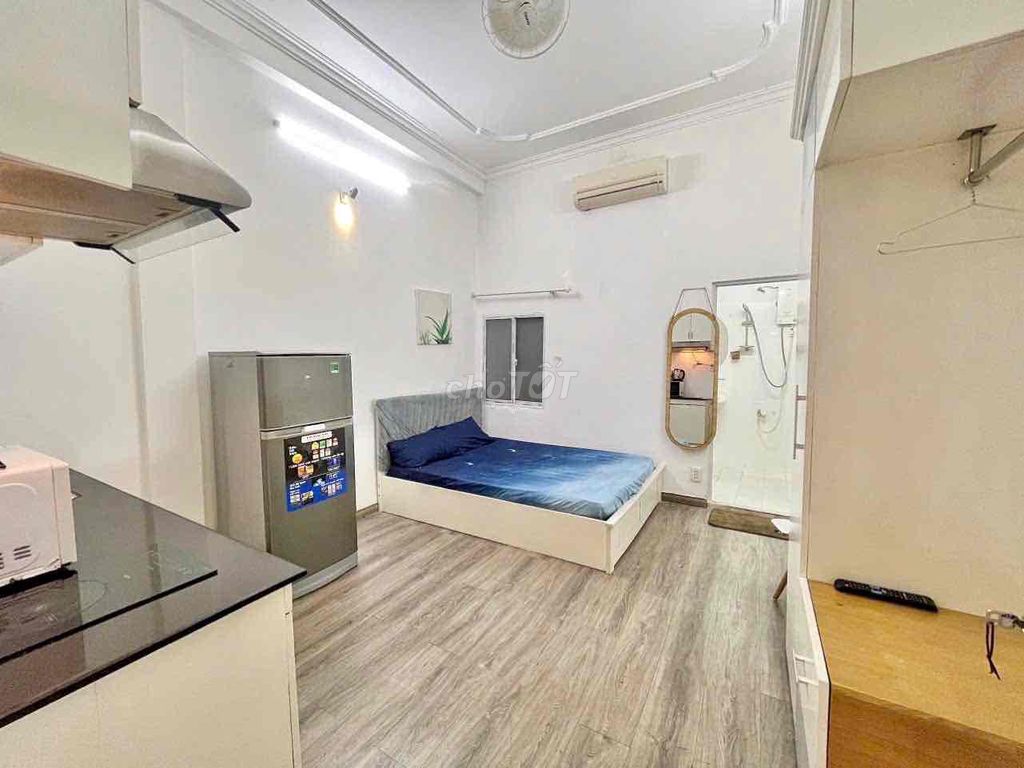 Phòng cho thuê tại Đường Nguyễn Thị Minh Khai, Quận 1 - 30m² giá 5.3 triệu - Nội thất đầy đủ, an ninh tốt!