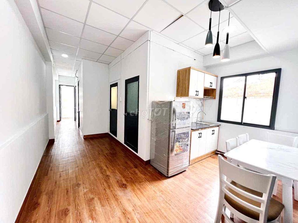 Căn hộ 2PN 2WC Ban Công Full NT ngay 3/2 Quận 10 - Trống vào ở ngay!