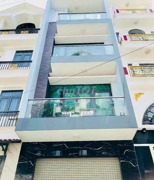 Nhà cho thuê mặt tiền Nguyễn Thái Bình, P.4, Q.Tân Bình - 4.5x15m, 25 triệu