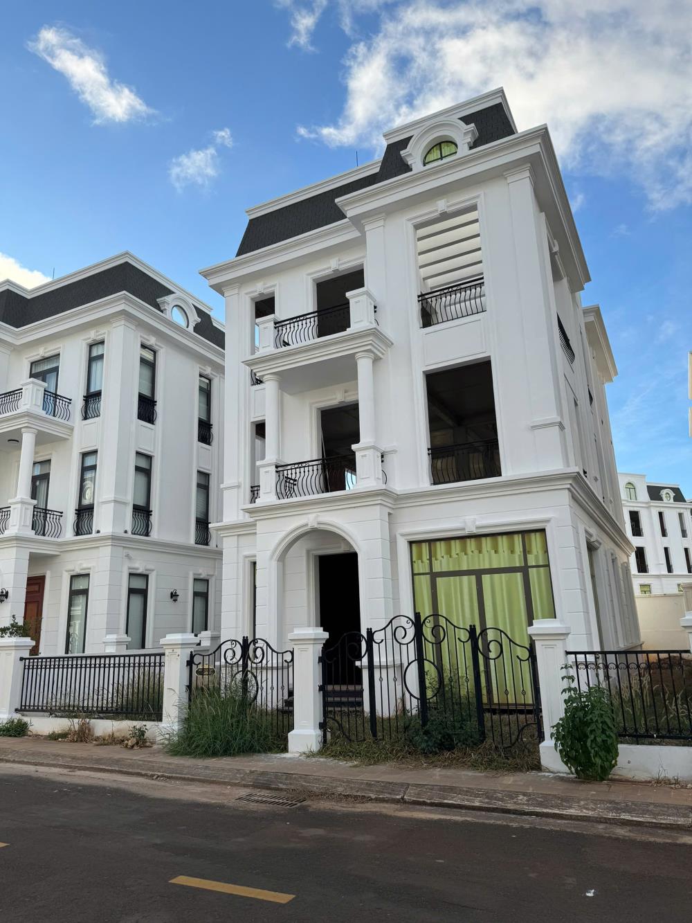 Biệt thự đơn lập Eco City 250m² giá 11 tỷ - Sổ hồng chính chủ, công chứng ngay!