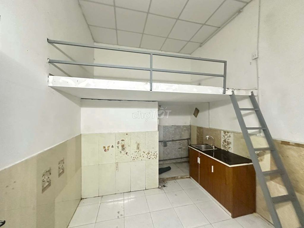 Căn hộ sinh viên 25m² gần vòng xoay Lê Đại Hành Q10 - Giá chỉ 3.2 triệu VND!