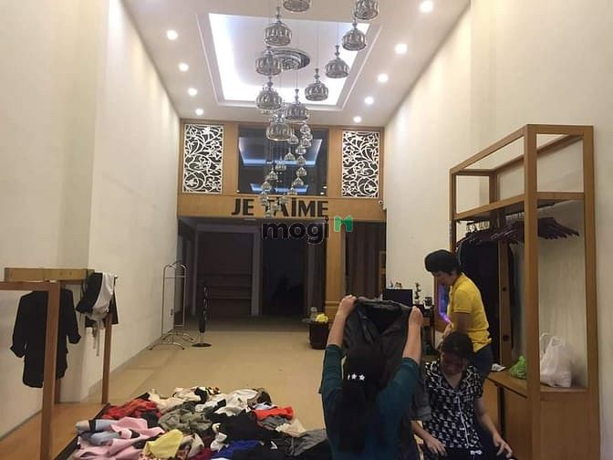 Nhà mặt phố Hàng Đậu, Quận Hoàn Kiếm 70m² giá 20 triệu - Vị trí đắc địa cho kinh doanh!