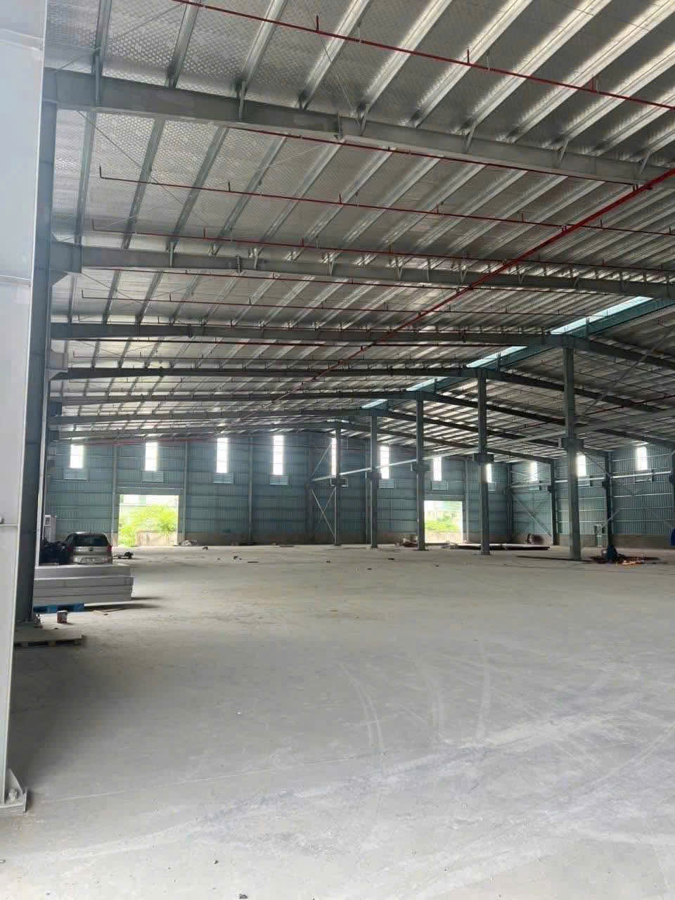 Cho thuê kho xưởng 1300m² tại Đại Lộ Thăng Long, Hoài Đức - Giao thông thuận lợi!