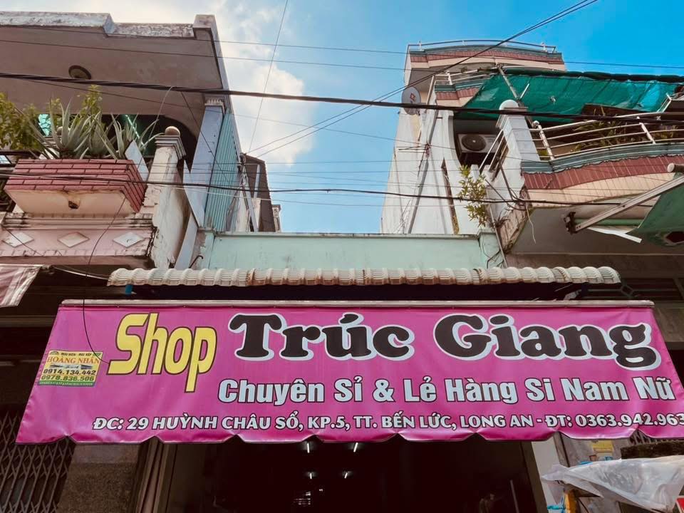 Cửa hàng thời trang cho thuê tại Bến Lức - Giá chuyển nhượng thỏa thuận, sẵn setup!