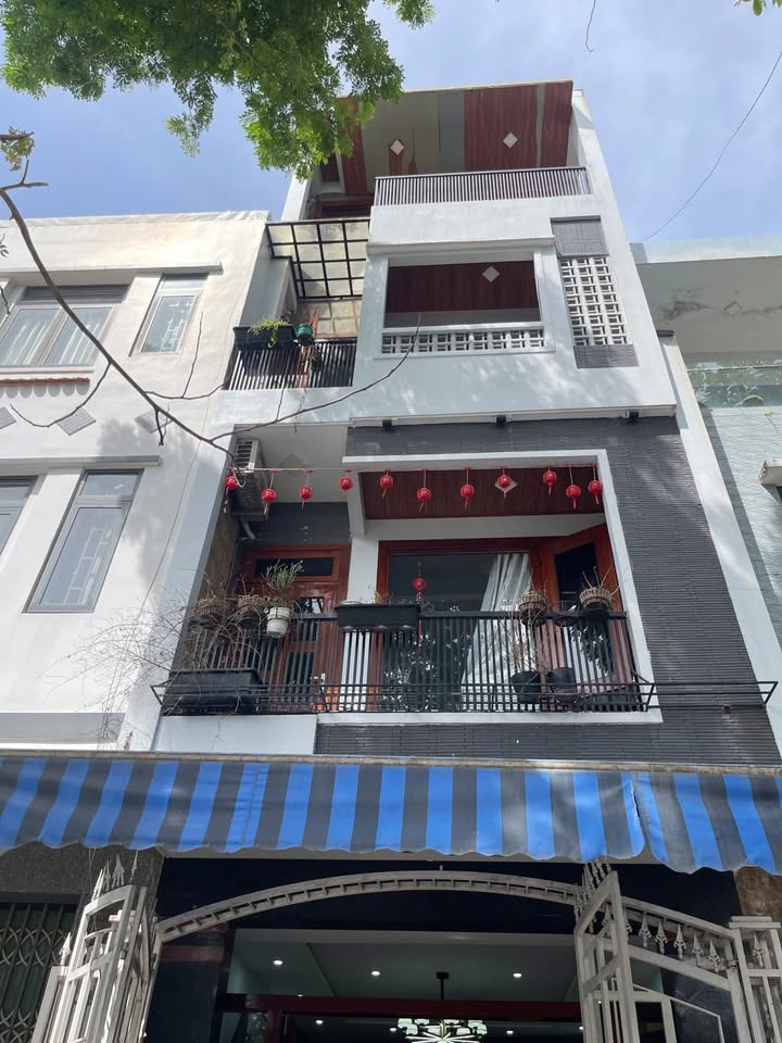 Nhà 4 tầng Kinh Dương Vương, Đà Nẵng 76m² giá 9 tỷ - Đầu tư sinh lời vượt trội!