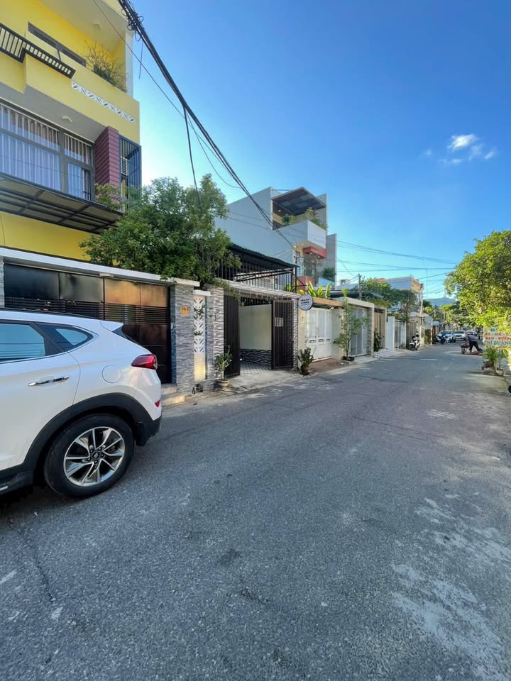 Nhà 3 tầng Đà Nẵng 120m² giá 13 tỷ - Hồ bơi riêng sang trọng