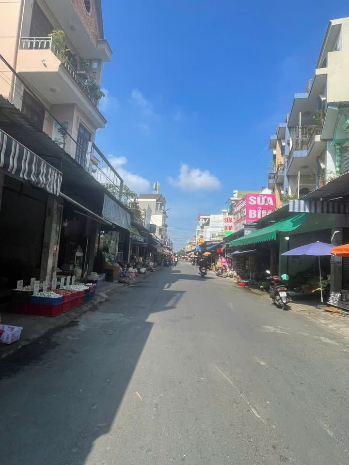 Nhà mặt tiền đường Bình Hòa 150m² giá 8.8 tỷ - Kinh doanh đỉnh cao!