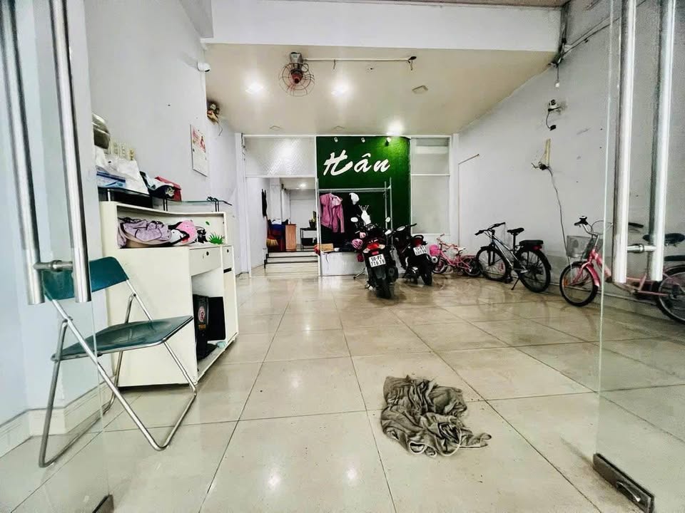 Nhà thuê mặt tiền Hồng Lạc, quận Tân Bình 68m² giá 20 triệu - Full nội thất tiện nghi!