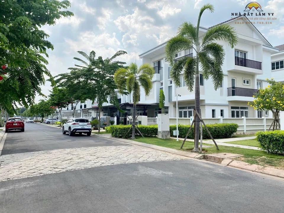 Nhà cho thuê Ecolakes Bến Cát 2 tầng 4PN - Full nội thất, an ninh 24/24!