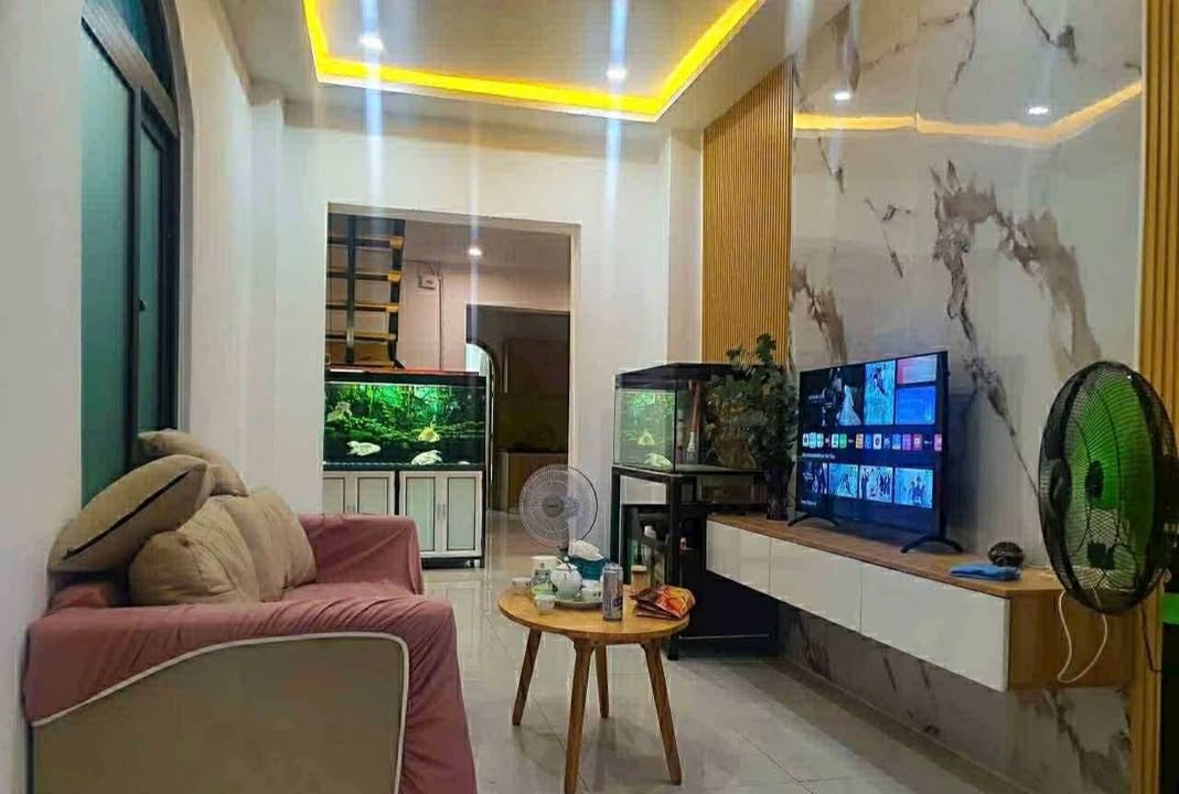 Nhà 2 tầng Ông Ích Khiêm 71m² giá 3.98 tỷ - Full nội thất, phong thủy tốt!