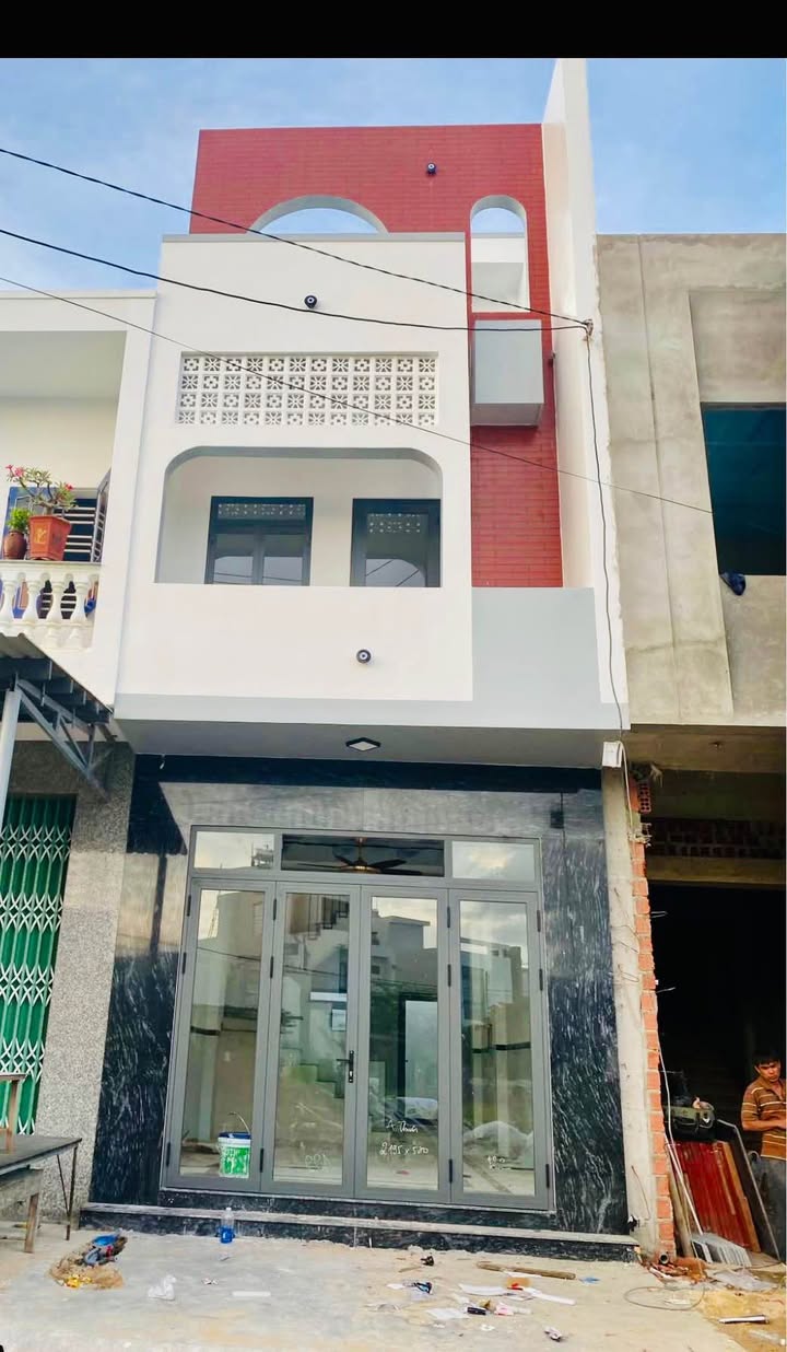 Nhà 3 tầng tại Nhơn Bình, Quy Nhơn 48m² giá 2.6 tỷ - Đối diện công viên