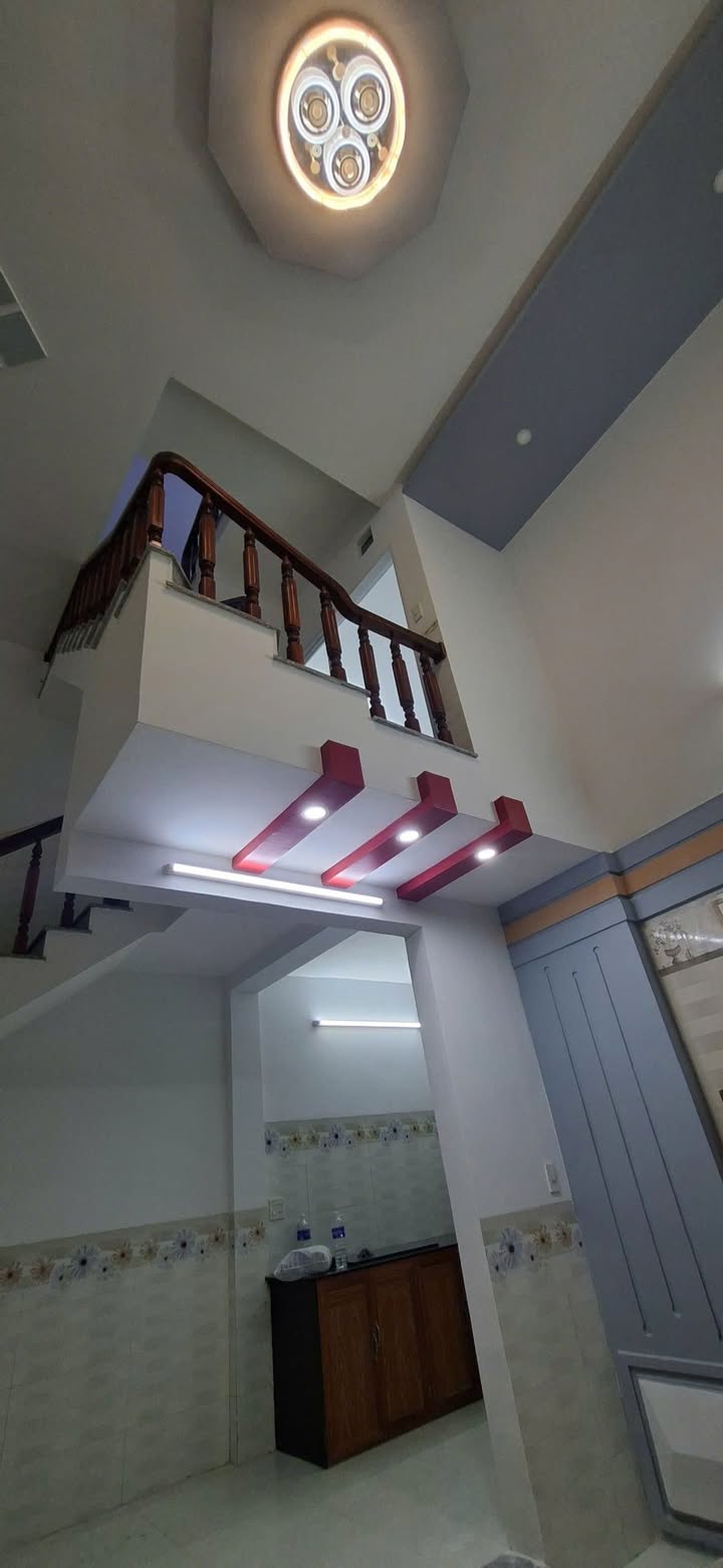 Nhà 3 tầng hẻm cạn đường Ỷ Lan, Phù Cát 45m² giá 2.55 tỷ - Sẵn sàng vào ở ngay!