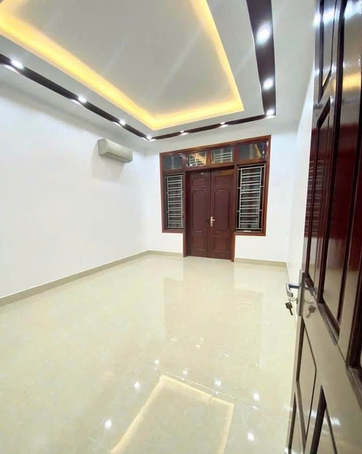 Nhà 5 tầng Trần Đại Nghĩa, Hai Bà Trưng 24m² giá chỉ 4.7 tỷ - Cơ hội hiếm có!