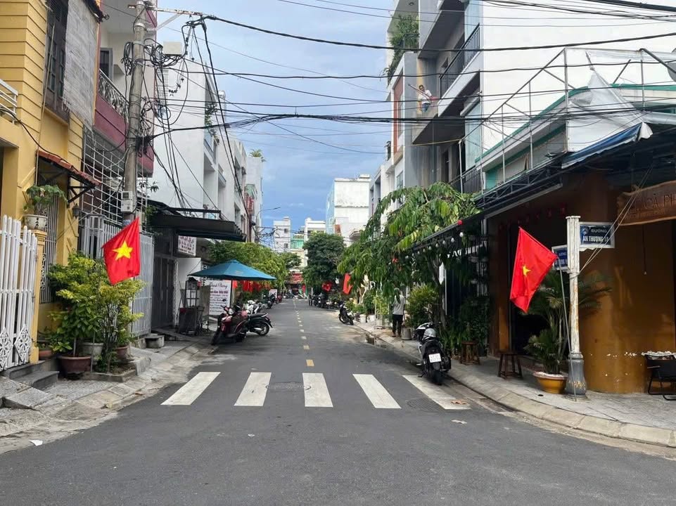 Nhà lô góc Đỗ Bá, Ngũ Hành Sơn 64,1m² giá 5,5 tỷ - Đi bộ ra biển Mỹ Khê!
